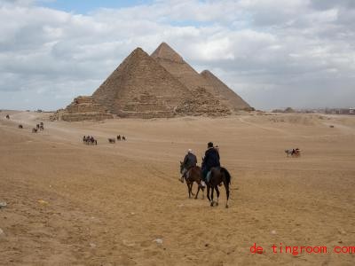  Die Pyramiden von Gizeh. Foto: Meng Tao/XinHua/dpa 