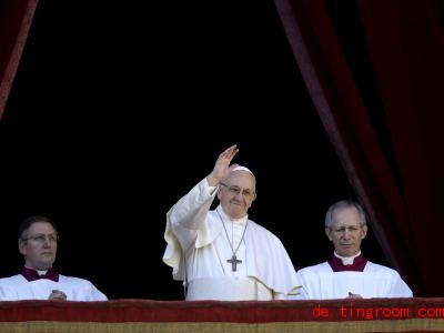  Papst Franziskus sprach an Weihnachten auch über Krieg und Frieden. Foto: Alessandra Tarantino/AP/dpa 