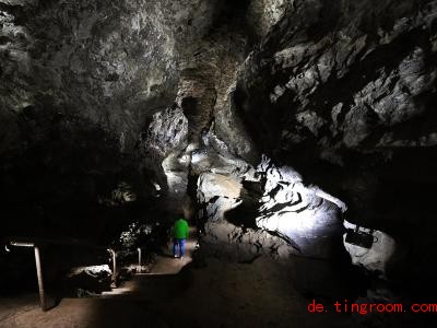  Die Kluterthöhle ist ganz besonders, deshalb wurde sie zum Naturmo<em></em>nument ernannt. Foto: Ina Fassbender/dpa 