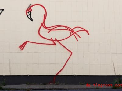  Ein Künstler hat diesen Flamingo an die Wand gesprüht, das gefiel nicht allen. Foto: Rolf Vennenbernd/dpa 