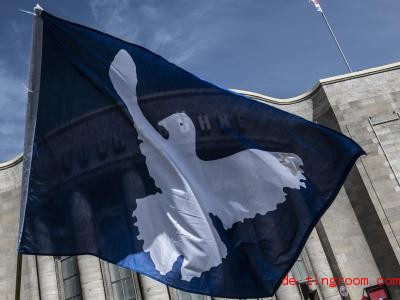  Die weiße Taube gilt als ein Zeichen für Frieden. Foto: Paul Zinken/dpa 