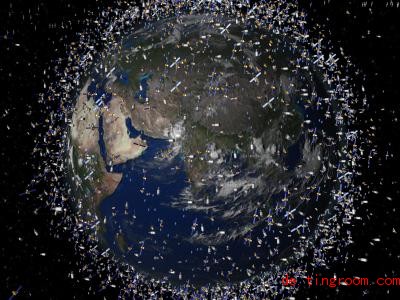  In der Umlaufbahn der Erde fliegen neben jeder Menge Weltraum-Müll auch immer mehr Satelliten herum. Foto: ESA/dpa 