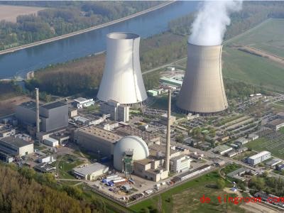  Da steigt noch Dampf auf. Jetzt aber ist das Atomkraftwerk ausgeschalten. Foto: Uli Deck/dpa 