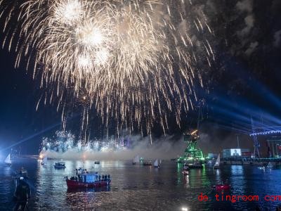  In Rijeka gab es am Wochenende ein groÃes Feuerwerk. Foto: Darko Bandic/AP/dpa 