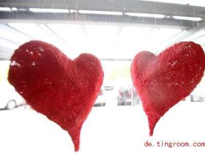  Herzen gelten als Zeichen der Liebe. Foto: picture alliance / dpa 