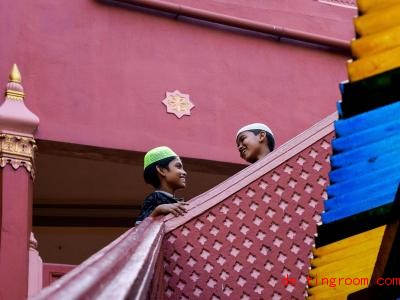  Wer gute Freunde hat, ist oft glücklich. Foto: Debarchan Chatterjee/ZUMA Wire/dpa 