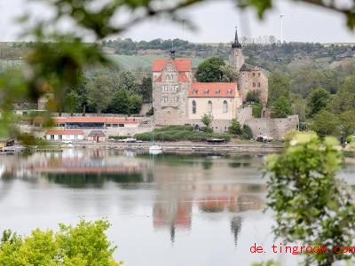  Schon vor Hunderten Jahren stand an dieser Stelle eine Burg, aber seitdem wurde das Gebäude immer wieder umgebaut. Foto: Jan Woitas/dpa-Zentralbild/dpa 