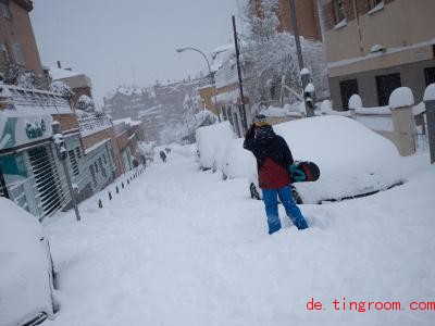  So viel Schnee gibt es in Spanien so<em></em>nst nicht. Foto: Meng Dingbo/XinHua/dpa 