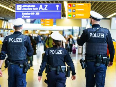  Die Arbeit der Polizei hat sich in der Corona-Krise verändert. Foto: Andreas Arnold/dpa 