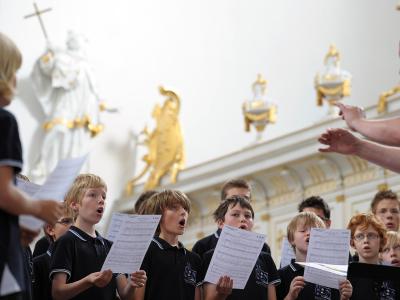  Im Chor Regensburger Domspatzen singen seit Jahrhunderten nur Jungen. Foto: David-Wolfgang Ebener/DPA/dpa 