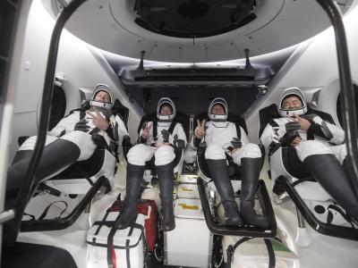 Diese vier Astro<em></em>nauten mussten ihre Heimreise ohne funktio<em></em>nierende Toilette an Bord antreten. Foto: Aubrey Gemignani/NASA/AP/dpa 