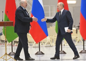 Лидеры России и Беларуси провели двустороннюю встречу на космодроме Восточный