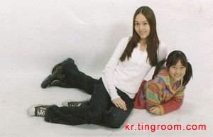 <em>少女时代</em>郑秀妍与fx<em>成员</em>krystal昔日合影曝光_韩